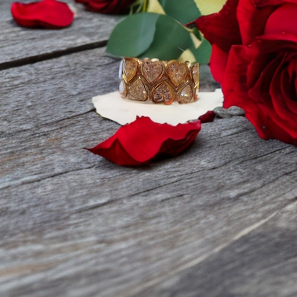 Heart shaped Ring - Picture 1 of 2